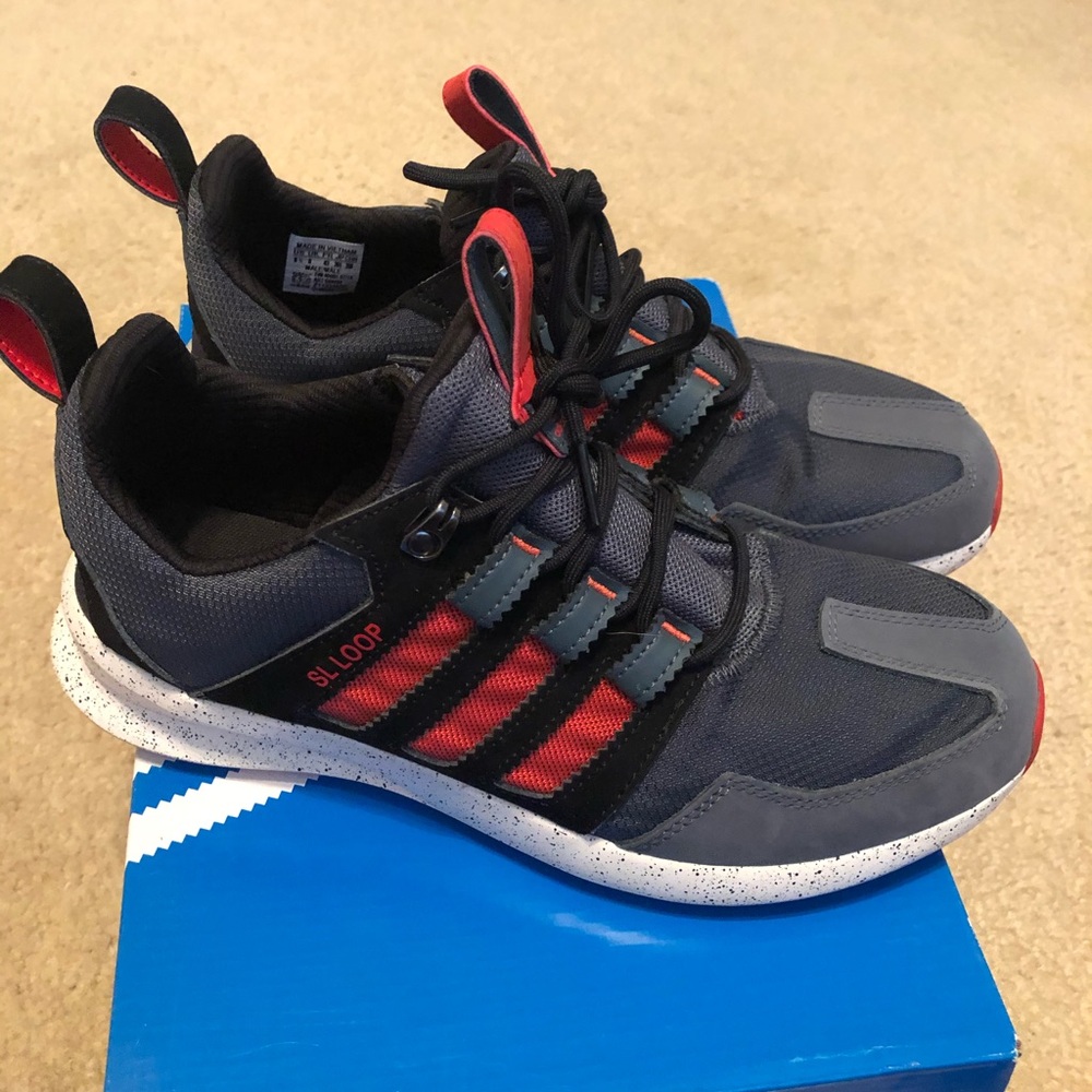 Adidas SL Loop